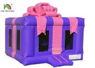 अनुकूलित गुलाबी 4X4m Inflatable उपहार बॉक्स पार्टी के लिए कूदते महल उड़ा