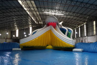 सफ़ेद शार्क वाटर स्लाइड और फ्लोट खिलौनों के साथ विशाल Inflatable पानी पार्क सूट