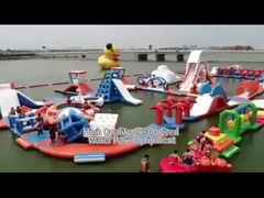 समुद्र बड़ा inflatable फ्लोटिंग वाटर पार्क खेल फ्लोटिंग द्वीप उपकरण