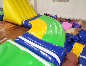 ओपन वाटर प्लेटो 0.9 मिमी पीवीसी तिरपाल के लिए महान मज़ा Inflatable पानी पार्क