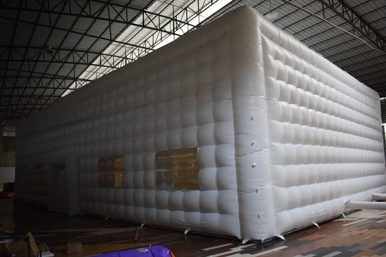 आउटडोर सफेद पीवीसी inflatable नाइट क्लब inflatable नाइट क्लब शादी समारोह पार्टी घन तम्बू बिक्री के लिए