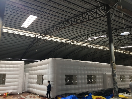 आउटडोर सफेद पीवीसी inflatable नाइट क्लब inflatable नाइट क्लब शादी समारोह पार्टी घन तम्बू बिक्री के लिए
