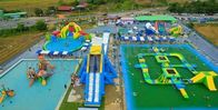 आउटडोर वयस्कों विशालकाय Inflatable पानी पार्क, अस्थायी खेल का मैदान स्वनिर्धारित लोगो