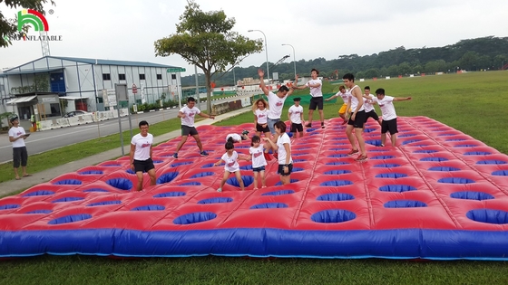 प्रतिस्पर्धात्मक चैलेंज Inflatable Bounce Obstacle Course पीवीसी गद्दा रनिंग Inflatable Course Event के लिए उपकरण