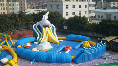 आउटडोर गर्मी के पानी के खेल के लिए अद्भुत विशाल पीवीसी Inflatable पानी पार्क 30 मीटर व्यास