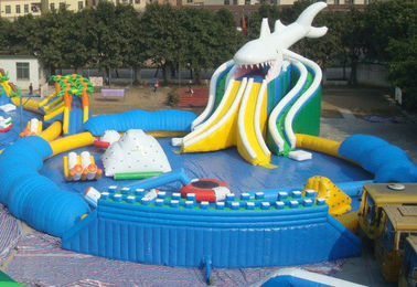 आउटडोर गर्मी के पानी के खेल के लिए अद्भुत विशाल पीवीसी Inflatable पानी पार्क 30 मीटर व्यास
