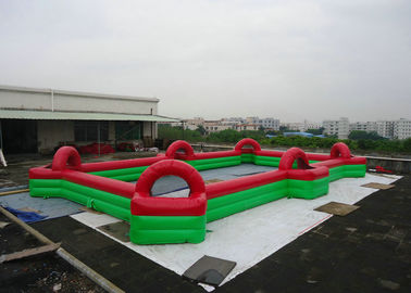 0.45 मिमी - 0.55 मिमी पीवीसी के साथ वाणिज्यिक Inflatable फुटबॉल खेल / फुटबॉल मैदान खेल उपकरण