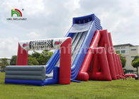 रंगीन 25 * 10 मीटर विशालकाय 5K Inflatable खेल खेल / वाणिज्यिक Inflatable स्लाइड