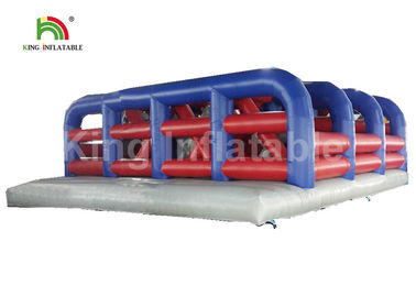 लाल 10x10m विशालकाय बाधा कोर्स Inflatable खेल खेल वयस्क के लिए उलझ के साथ