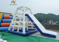 स्लाइड के साथ सफेद / नीली गर्मी सील Inflatable पानी खिलौना / एक्वा पीवीसी चढ़ाई टॉवर
