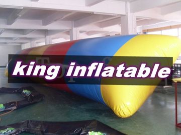 लाल / पीले / नीले 0.9 मिमी पीवीसी Inflatable पानी के खिलौने / बूँदें गेंद के साथ शनि स्लाइड
