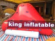 वाटर पार्क के लिए लाल एक्वा पार्क Inflatable पानी के खिलौने / रॉक स्लाइड / आइसबर्ग