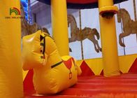 बच्चों के लिए स्लाइड के साथ 8x6m बैंगनी हिंडोला Inflatable मज़ा वाणिज्यिक उछाल सदनों