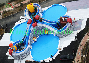 कार्टून चरित्रों, स्लाइड्स, स्विमिंग पूल के साथ विशाल Inflatable पानी पार्क