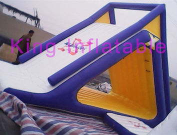 सीई / उल 0.9 मिमी पीवीसी तिरपाल वयस्कों के लिए टिकाऊ Inflatable पानी खिलौना फ्लोटिंग स्लाइड