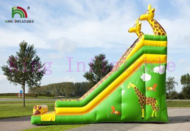बाहरी गतिविधियों के लिए ग्रीन / येलो जिराफ पीवीसी Inflatable सूखी स्लाइड अनुकूलित स्लाइड