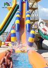 Seahorse प्लेटो पीवीसी Inflatable पानी स्लाइड / किराये के लिए पीला नीला विशालकाय पानी स्लाइड