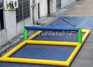 अनुकूलित आकार टिकाऊ Airtight Inflatable समुद्र तट वालीबाल कोर्ट का आकार 12m (L) * 6m (W) बच्चों के खेलने के लिए