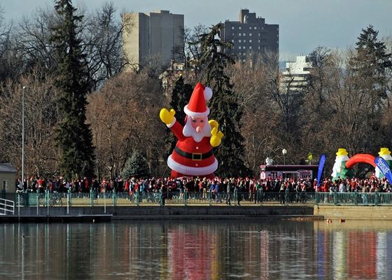 अग्निरोधक 210D नायलॉन क्रिसमस छुट्टी Inflatable सांता क्लॉस