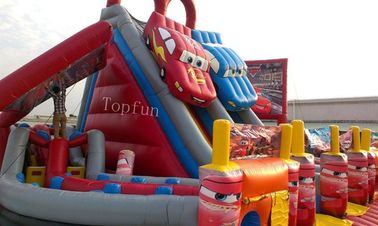 रोमांचक कार रेस Inflatable स्लाइड, अनुकूलित Inflatable पीवीसी तिरपाल स्लाइड
