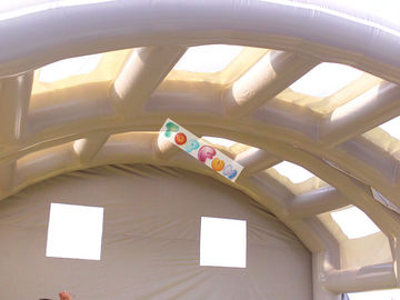 सरल मजबूत Airtight फ्रेम ट्यूब संरचना Inflatable तम्बू 0.9 मिमी पीवीसी तिरपाल