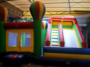 दिलचस्प बाउंसर सदनों के साथ मजेदार Inflatable Daycare 10 मीटर लंबाई स्लाइड