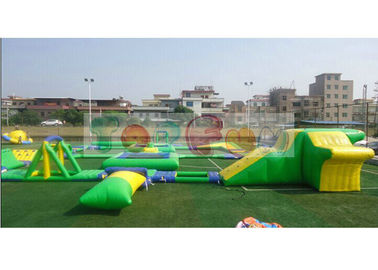 रोमांचक Inflatable पानी पार्क